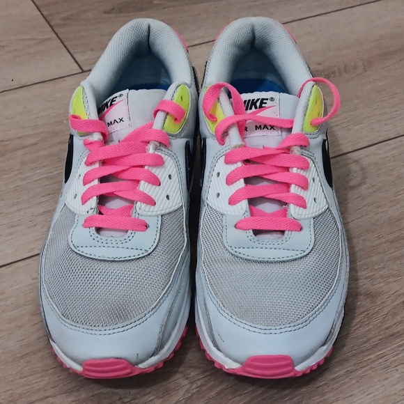Nike Air Max with Pink and Light Green Highlights - Picture 2 of 4